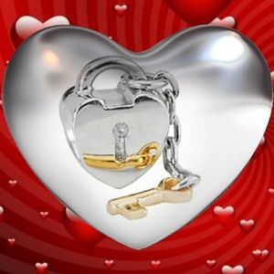New Pandora Key to My Heart Bead